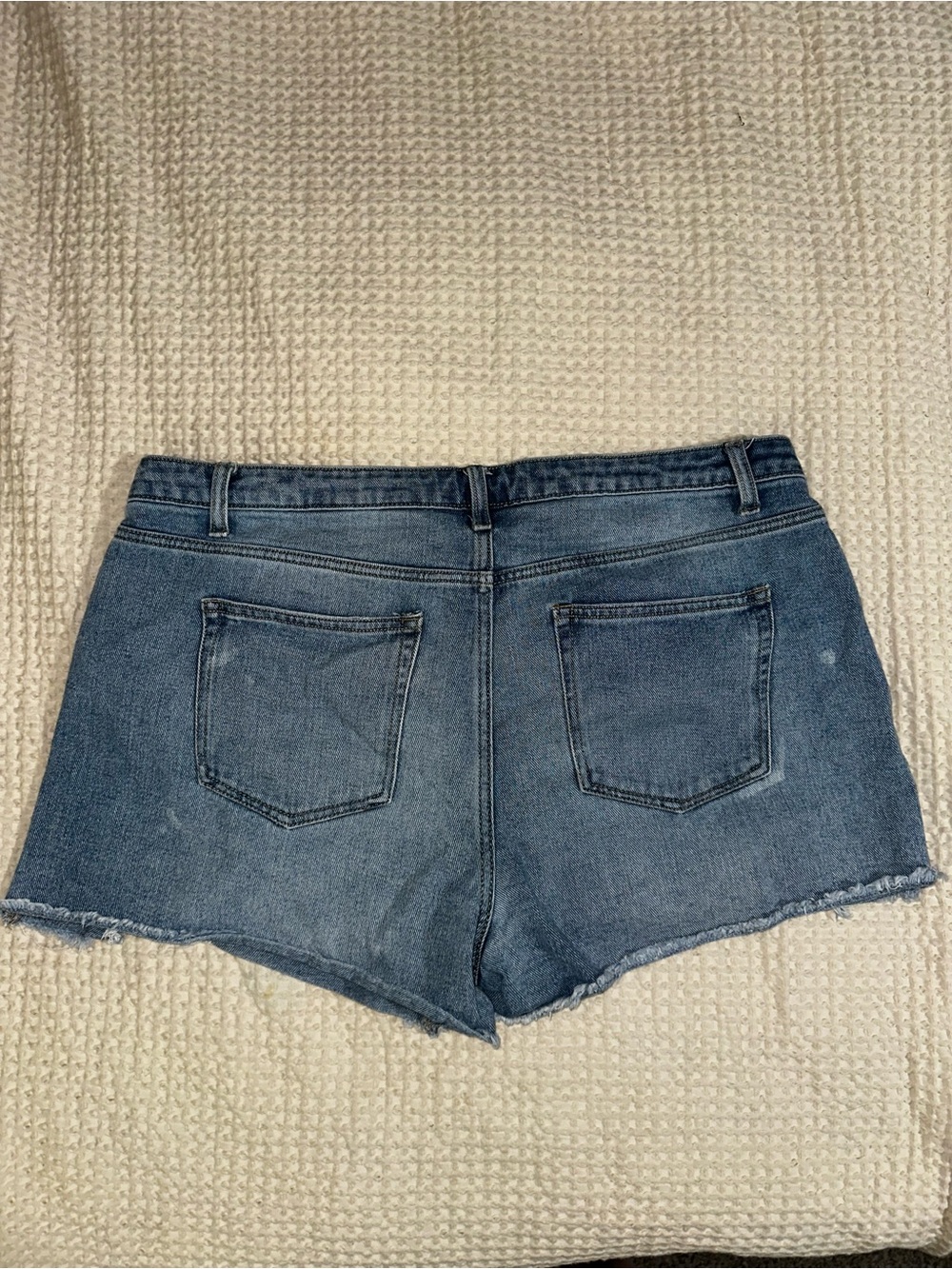 Time and Tru- Women's Distressed Denim High Rise Shorts in Medium Blue - Picture 2 of 3